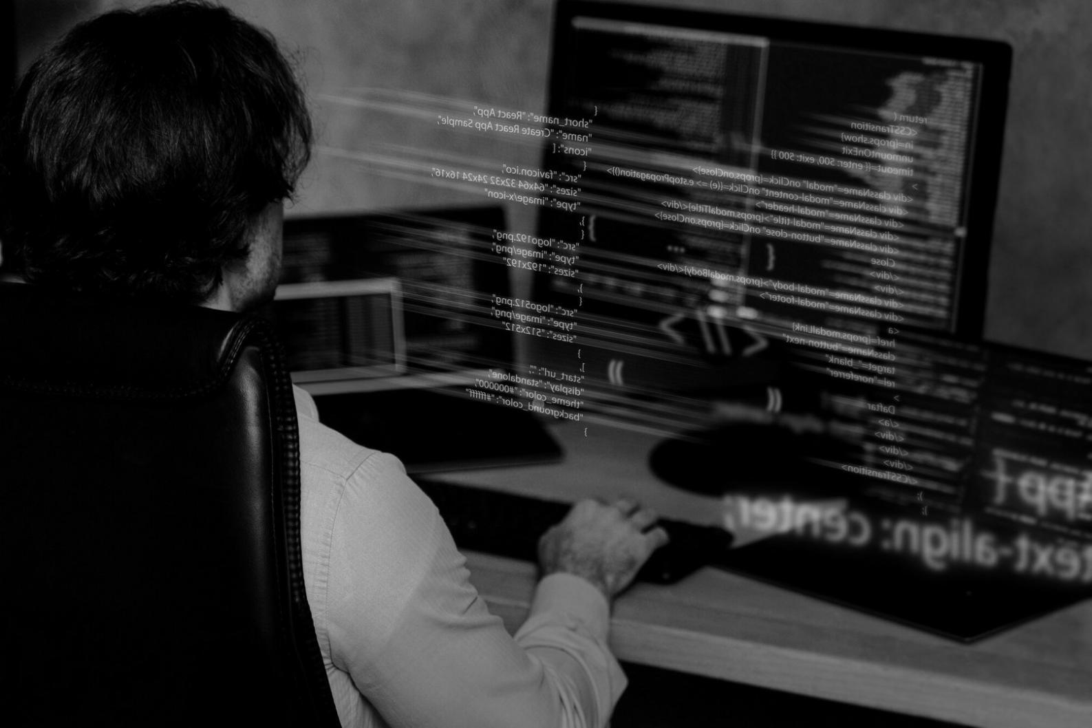 Studenti durante una sessione pratica di sviluppo mobile